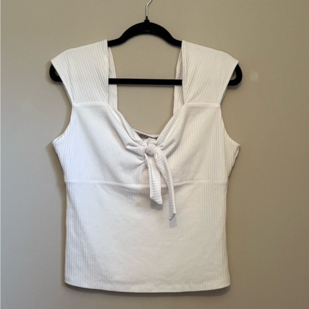 Suzy Shier Tie Front Tank NWT Size S - Picture 2 of 5